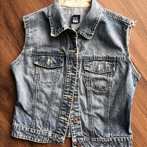Jean Vest